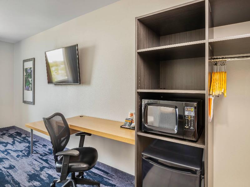 Quality Inn Winnipeg image