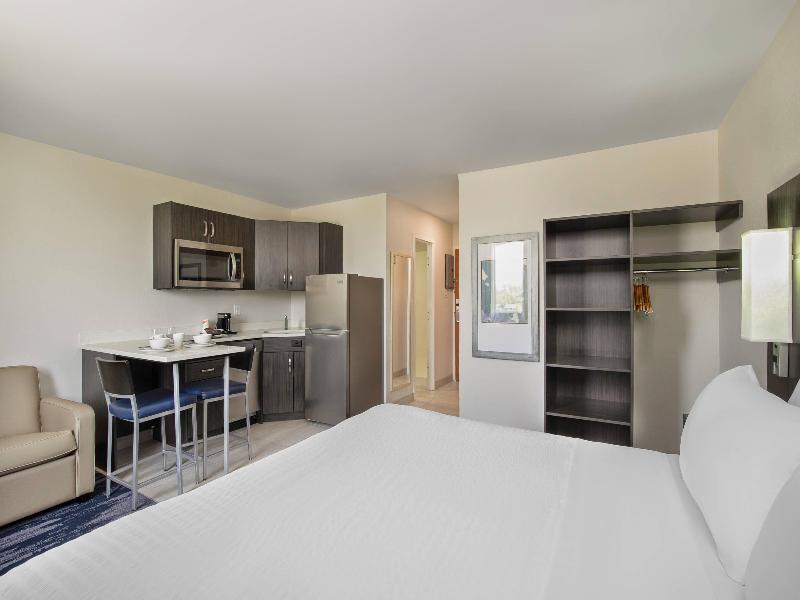 Quality Inn Winnipeg image