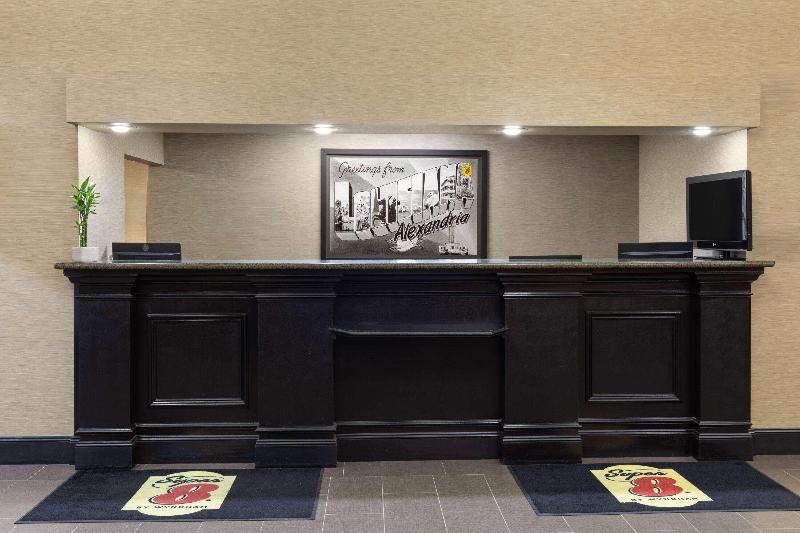 Super 8 By Wyndham Alexandria La image