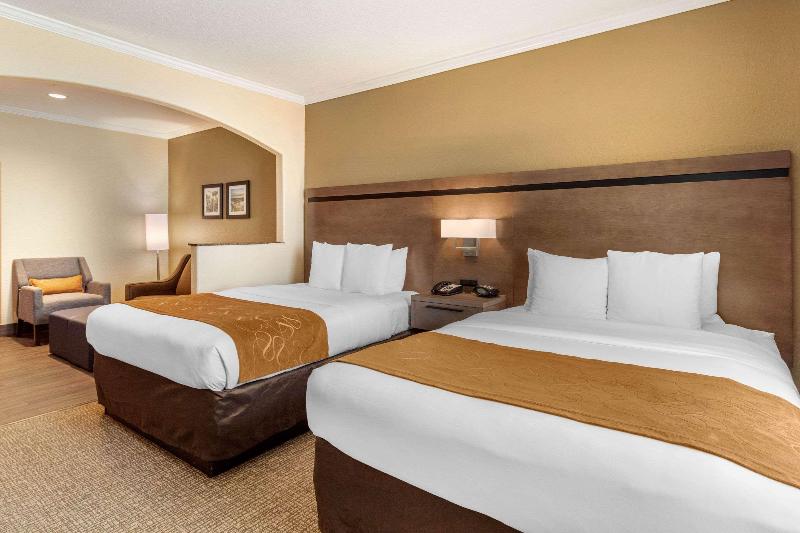 Hotel Comfort Suites (Baytown)