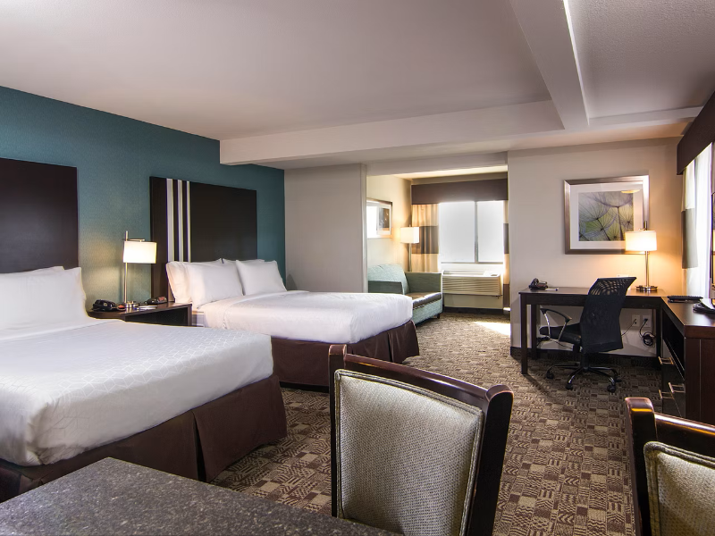 Holiday Inn Express and Suites Carlsbad Beach image