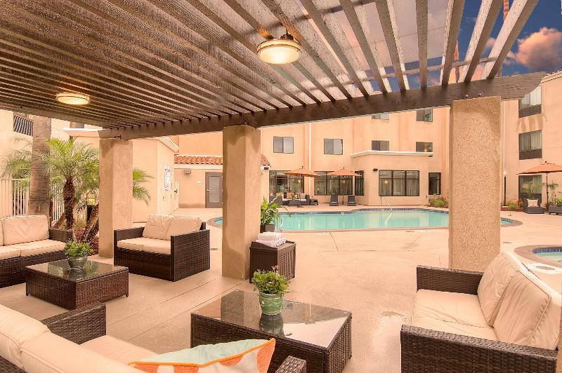 Holiday Inn Express and Suites Carlsbad Beach