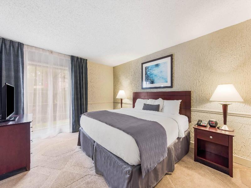 The Blu Hotel, an Ascend Hotel Collection Member image