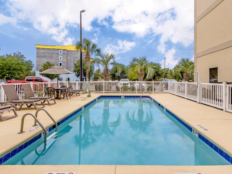 Comfort Suites At the University
