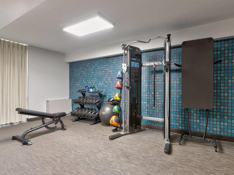 La Quinta Inn & Suites Dallas I-35 image