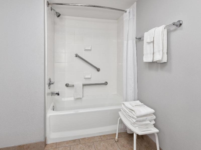 La Quinta Inn & Suites Dallas I-35 image