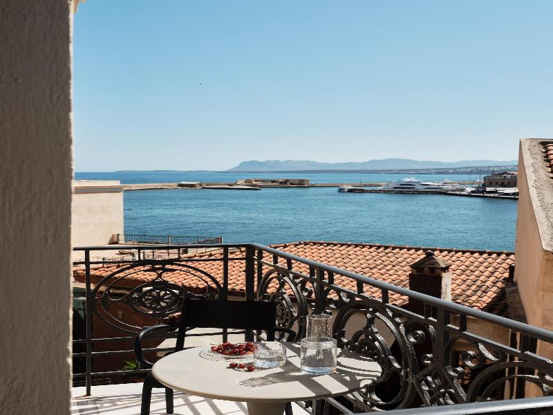 Casa Delfino Hotel & Spa image