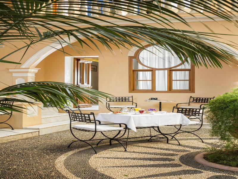Casa Delfino Hotel & Spa image
