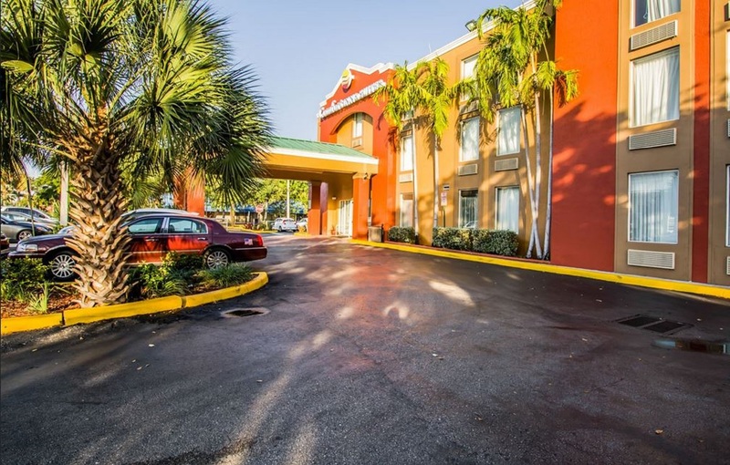 Comfort Inn AND Suites Ft Lauderdale