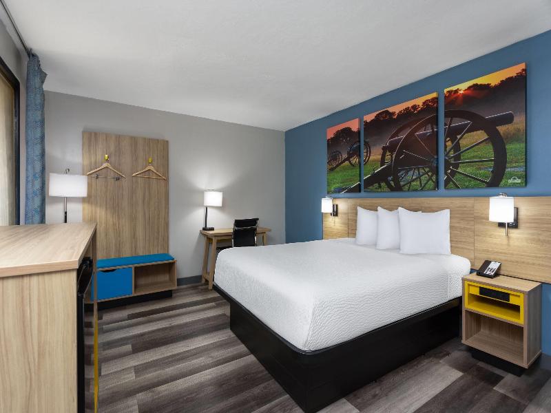 DOUBLE QUEEN BED NON SMOKING — photo 9