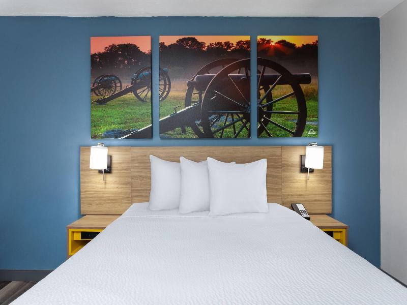DOUBLE QUEEN BED NON SMOKING — photo 6