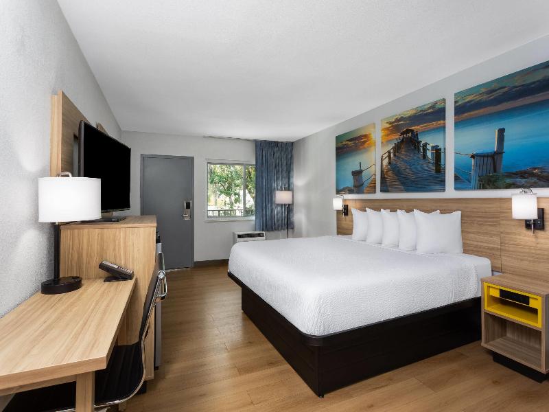 DOUBLE KING SIZE BED — photo 6