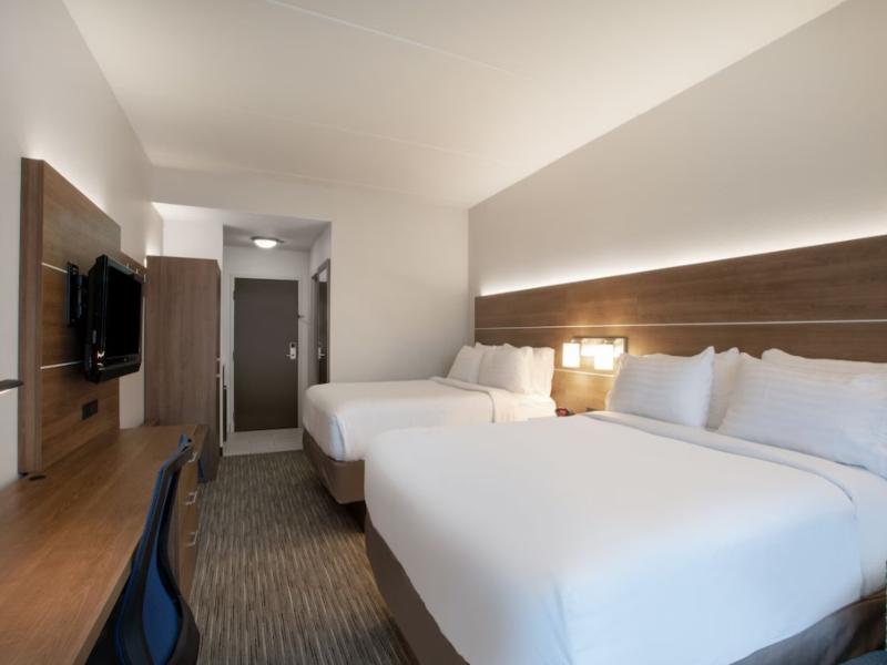 Holiday Inn Express Harrisburg East image