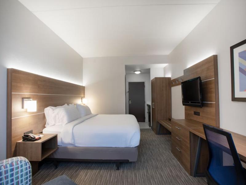 Holiday Inn Express Harrisburg East image