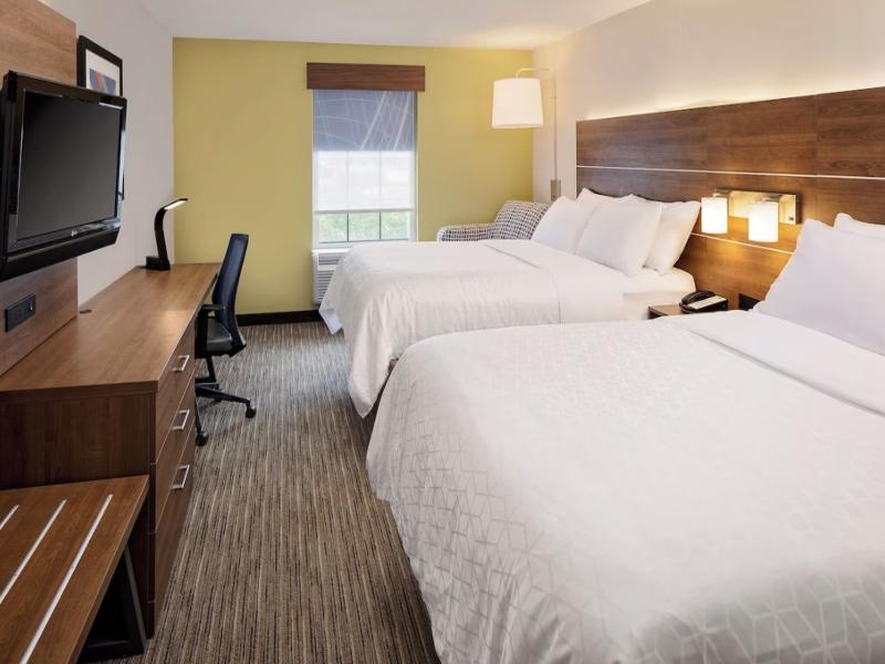 Holiday Inn Express Harrisburg East image