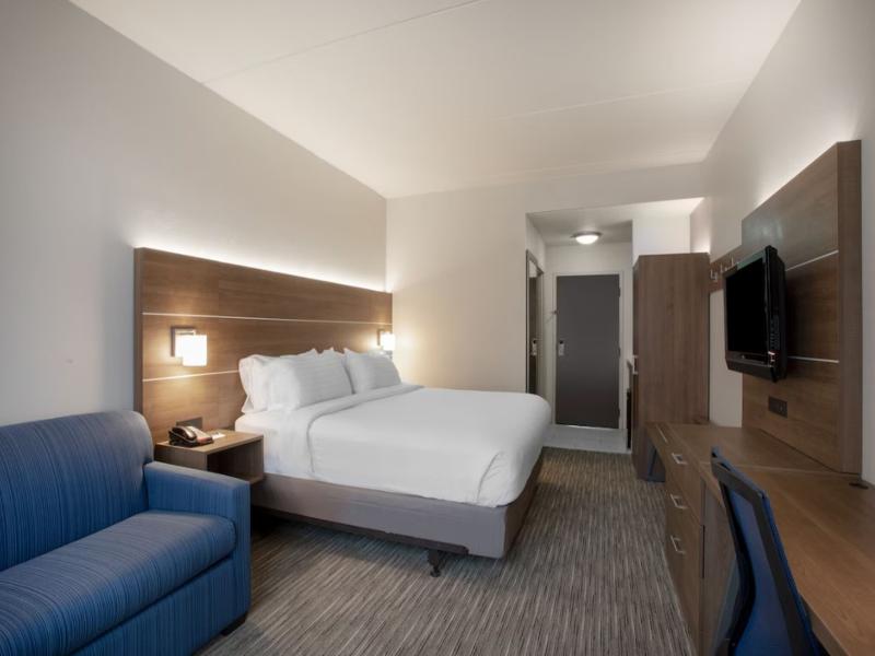 Holiday Inn Express Harrisburg East image