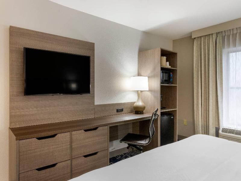 Comfort Inn & Suites Hot Springs Midtown image