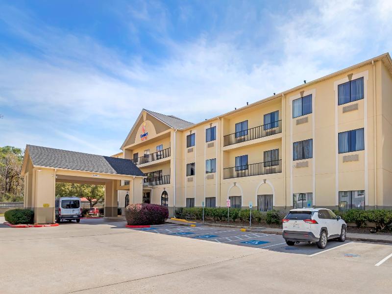 Comfort Suites Bush Intercontinental Airport image