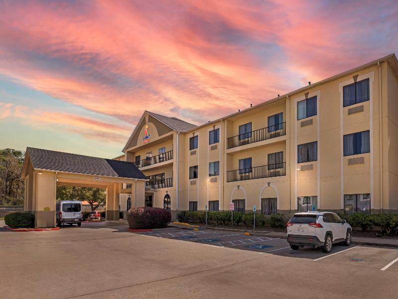 Comfort Suites Bush Intercontinental Airport image