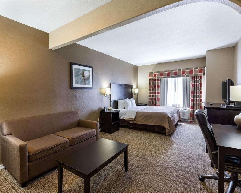 Quality Suites Houston Nw Cy-Fair image