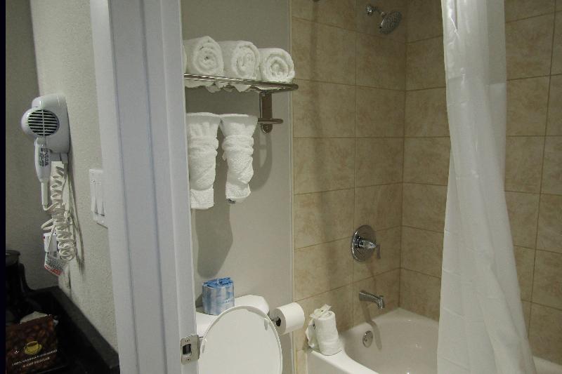 Quality Inn & Suites Kissimmee by The Lake image