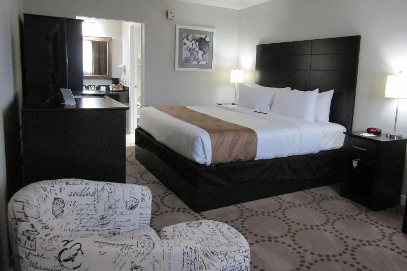 Quality Inn & Suites Kissimmee by The Lake image