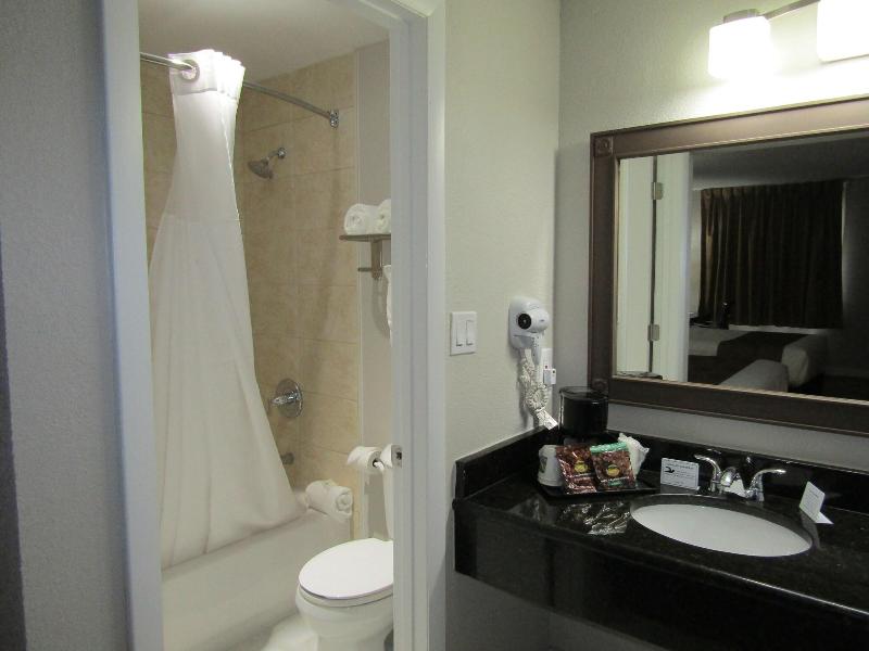 Quality Inn & Suites Kissimmee by The Lake image