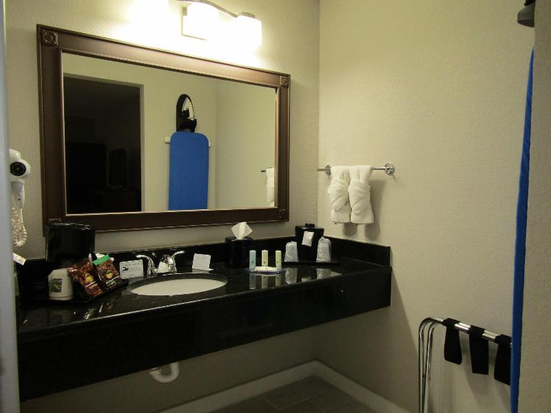 Quality Inn & Suites Kissimmee by The Lake image