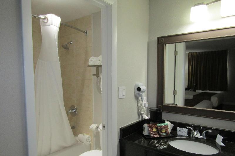 Quality Inn & Suites Kissimmee by The Lake image