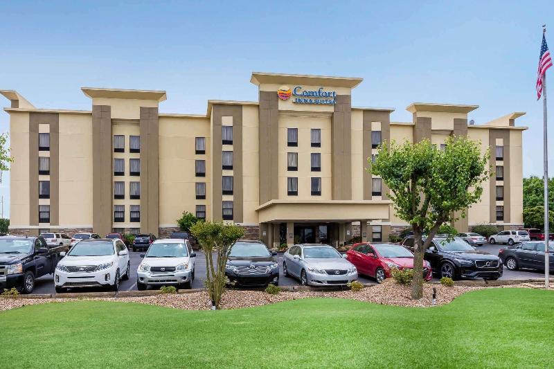 Comfort Inn AND Suites Little Rock Airport 