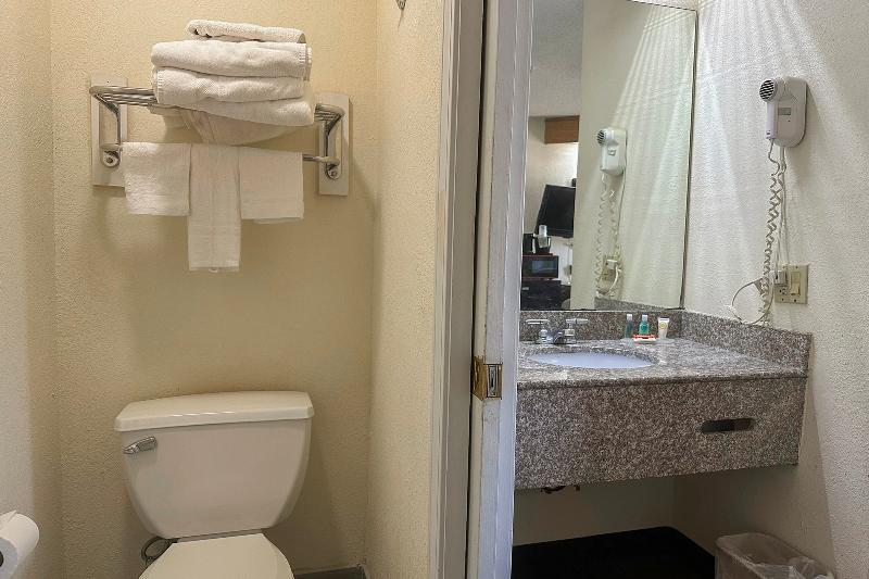 Classic Inn By Oyo I- 240 Near Memphis Airport image