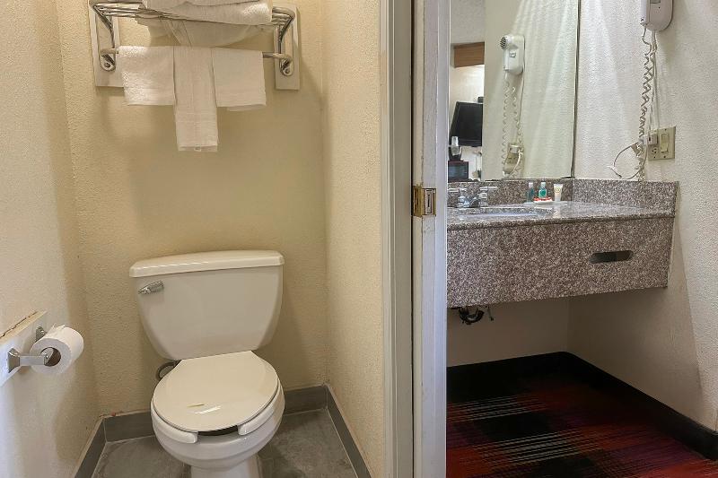 Classic Inn By Oyo I- 240 Near Memphis Airport image