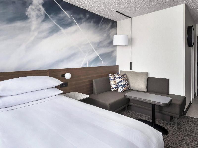 Newark Liberty International Airport Marriott image