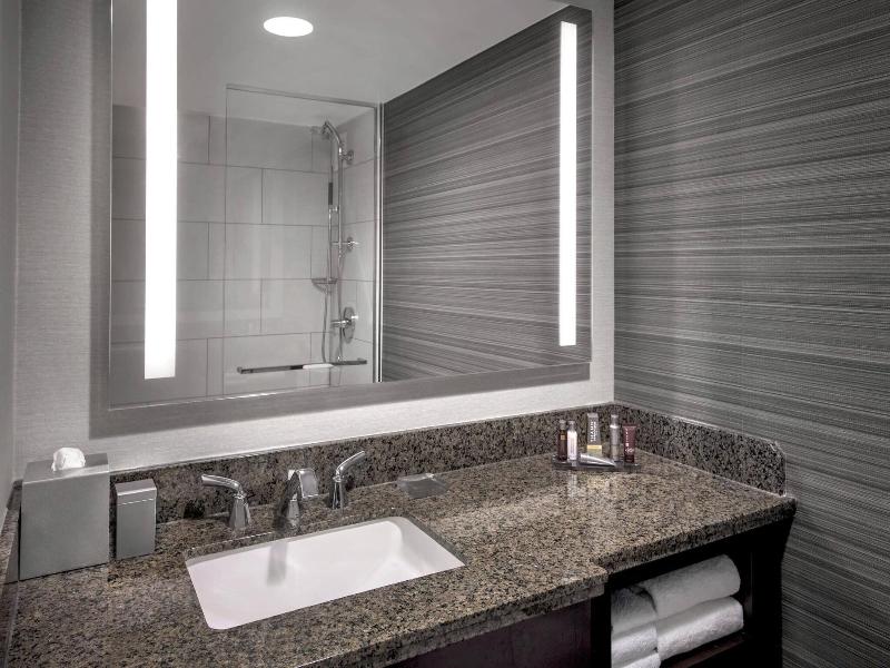 Newark Liberty International Airport Marriott image
