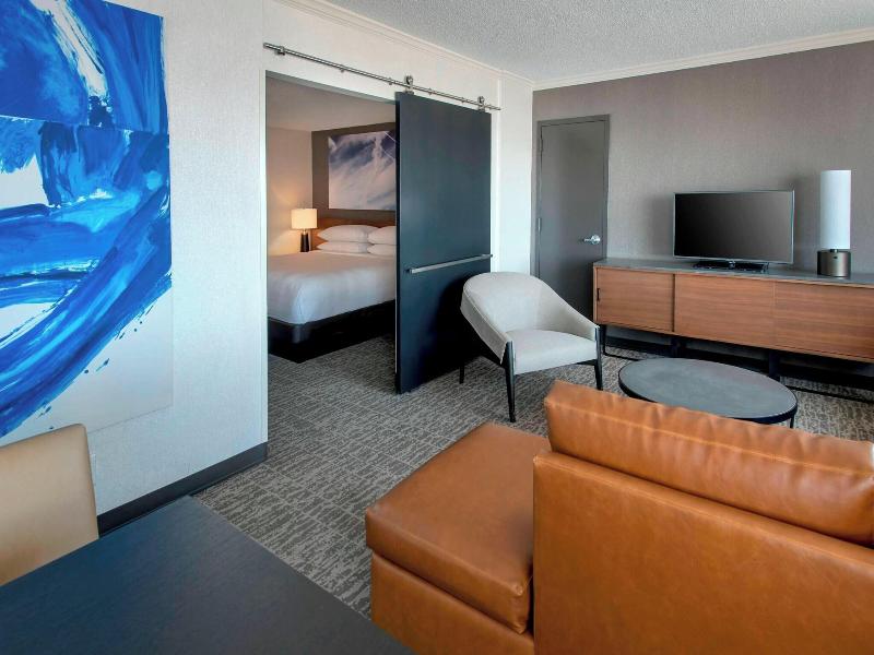 Newark Liberty International Airport Marriott image