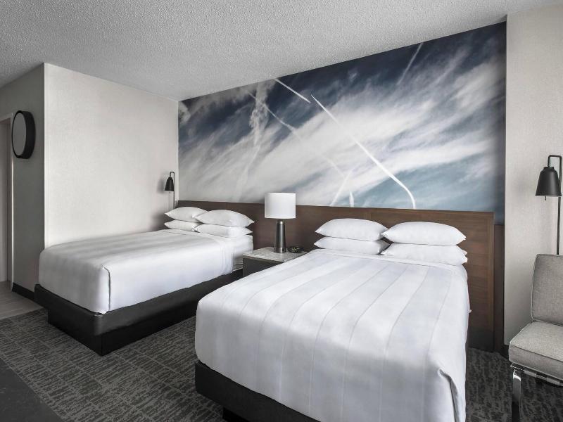 Newark Liberty International Airport Marriott image