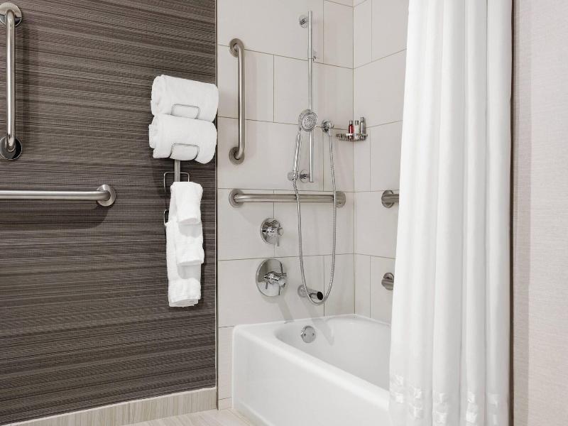 Newark Liberty International Airport Marriott image
