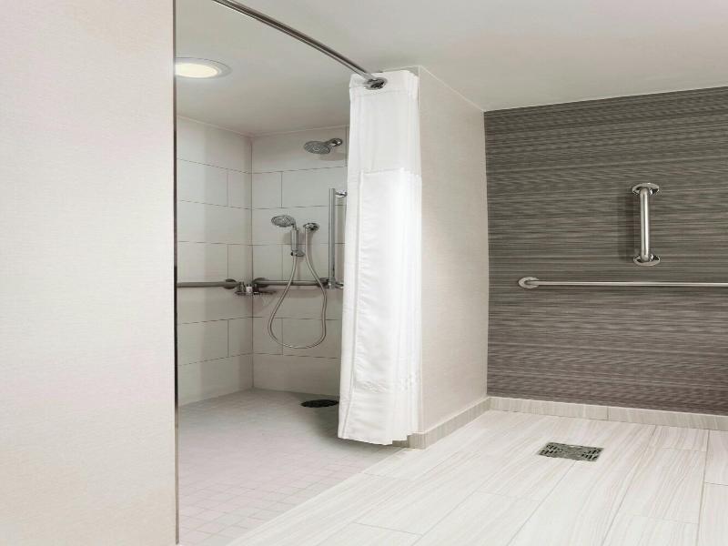 Newark Liberty International Airport Marriott image