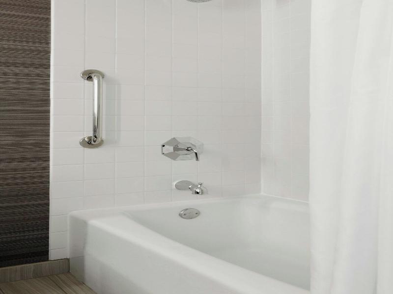 Newark Liberty International Airport Marriott image