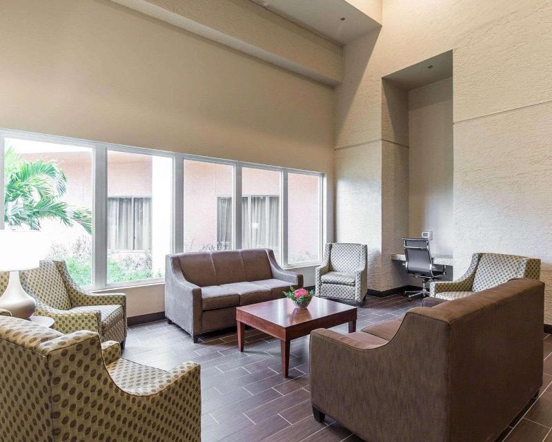 Comfort Inn & Executive Suites