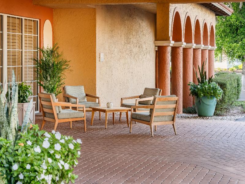 Inn of Naples, Tapestry Collection by Hilton image