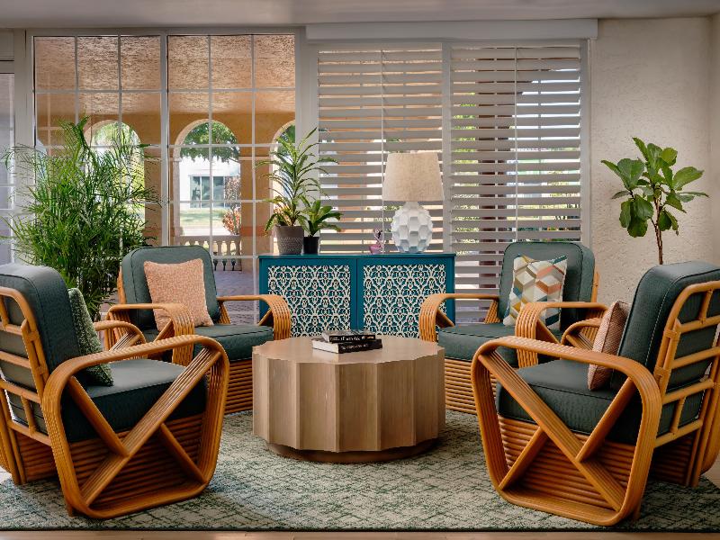 Inn of Naples, Tapestry Collection by Hilton image