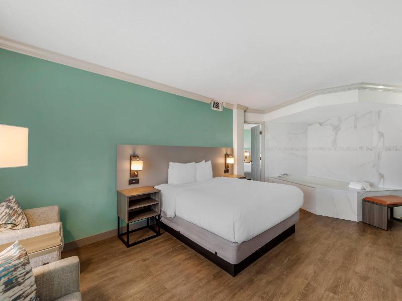 Quality Inn Oceanfront image