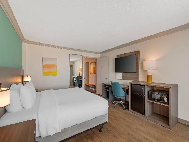 Quality Inn Oceanfront image
