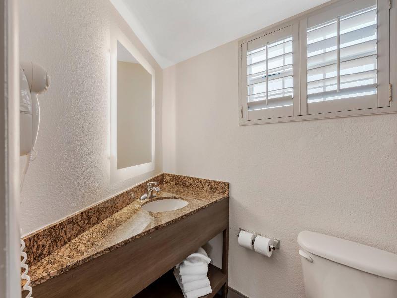 Quality Inn Oceanfront image