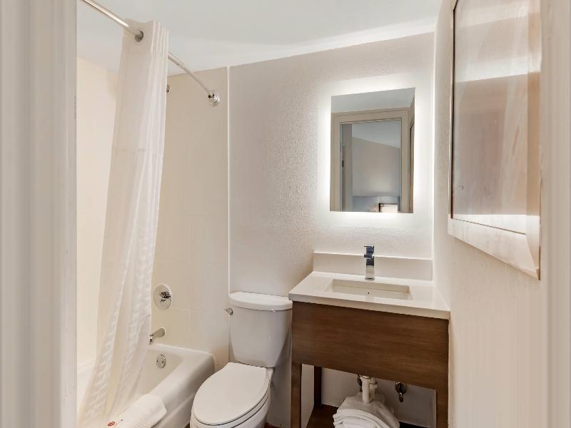 Quality Inn Oceanfront image