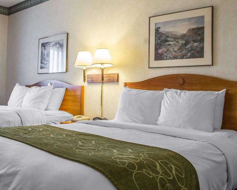 Baymont by Wyndham Phoenix North image