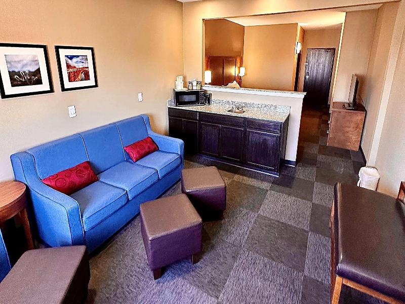 Baymont by Wyndham Phoenix North image