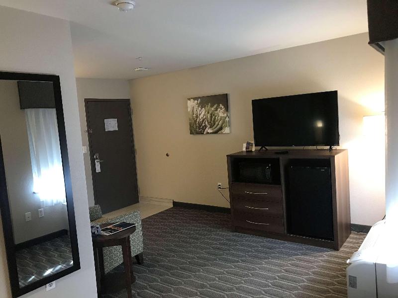 Mainstay Suites At Metro Center