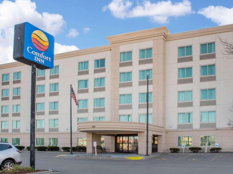 Comfort Inn West Rochester image